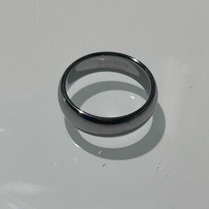 Men's Tungsten Carbide Ring size 10 1/2 (5)